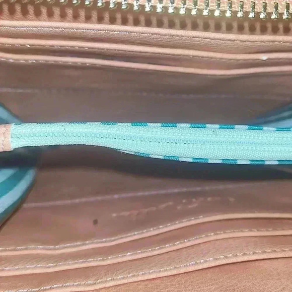 Simply Noelle Flat Purse with wrist & shoulder straps - Picture 5 of 5